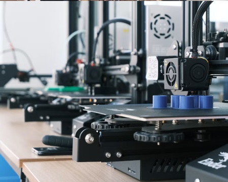 3d printer druckt individuelle Teile